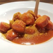 Curry-King-04 CurryKing mit Currypulver und Holz-Piekser