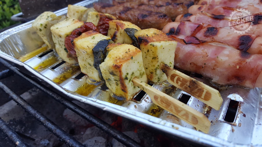 Grillkäse Spieße auf dem Grill