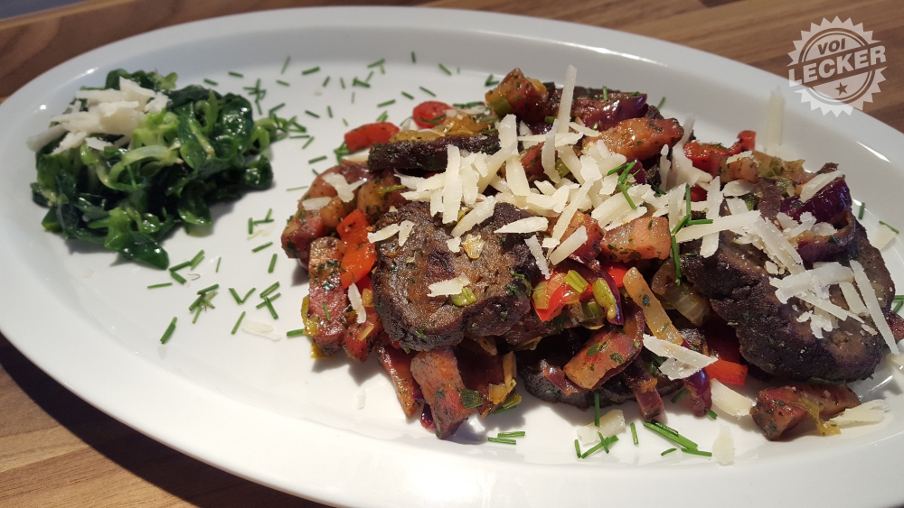 Leberknödl-Gröstl mit Feldsalat