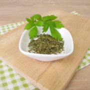 Getrockneter und frischer Liebstckel Liebstöckel