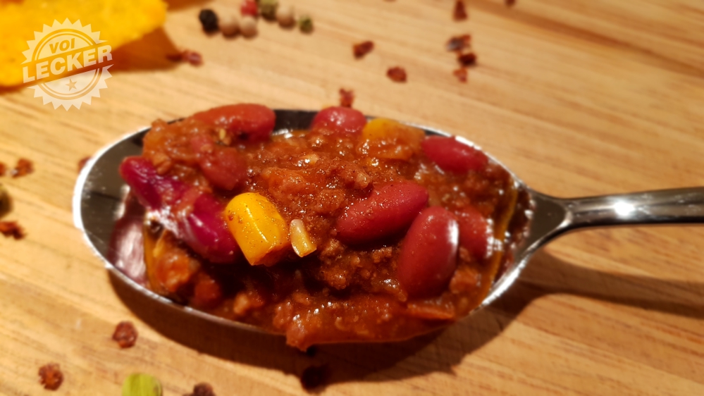 Chili con Carne auf dem Löffel