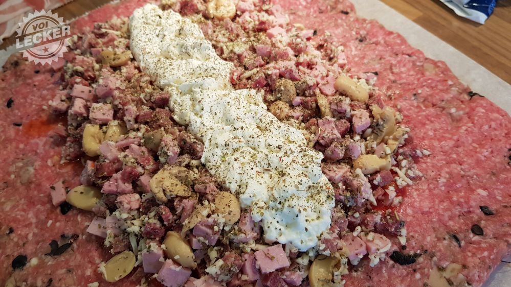 Pizzafüllung auf Hackmasse