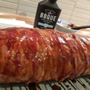 Glasieren der Bacon Bomb
