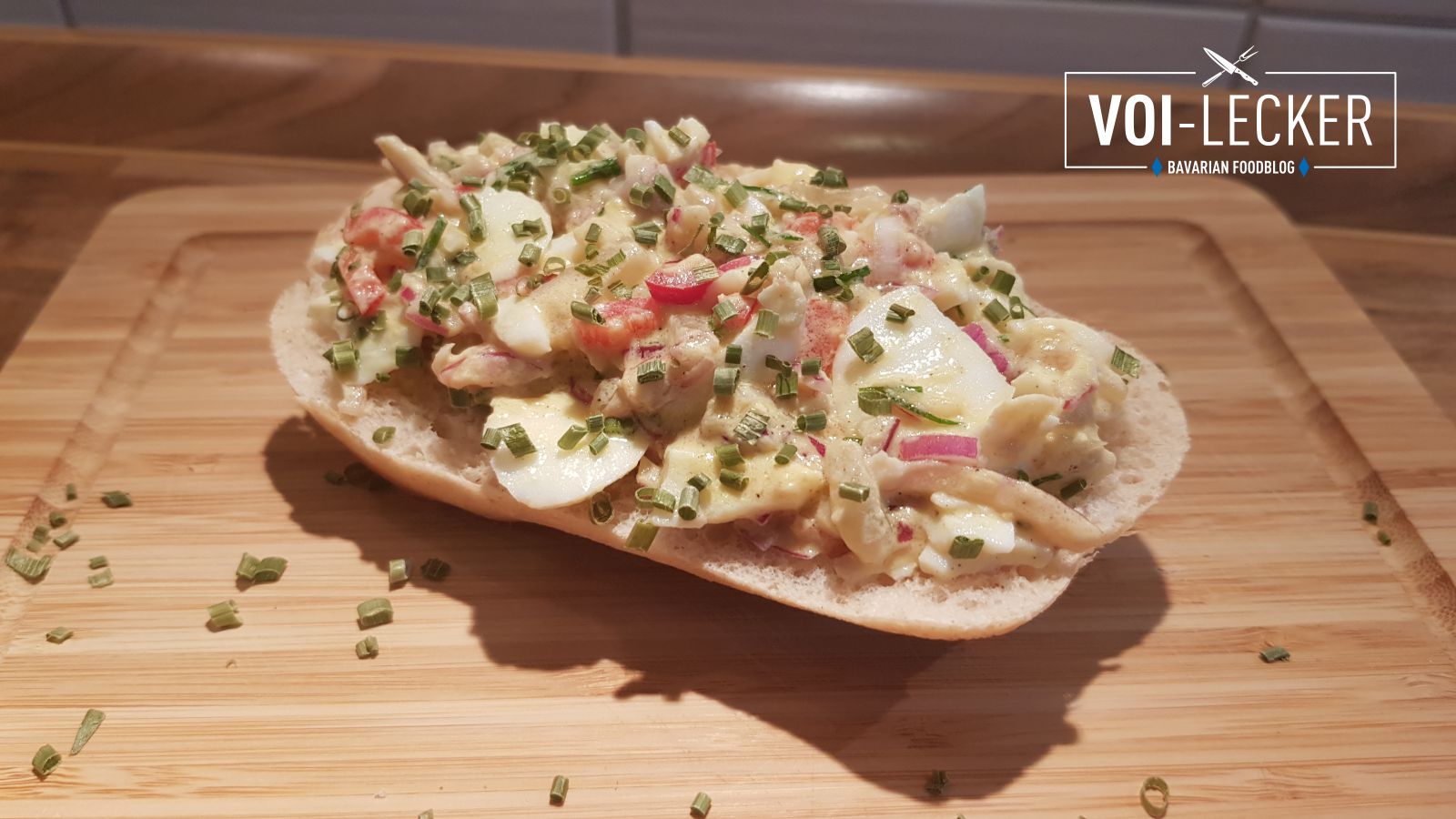 Eiersalat auf Brötchen