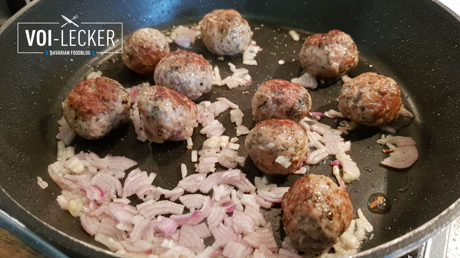 Hackfleischbällchen beim anbraten