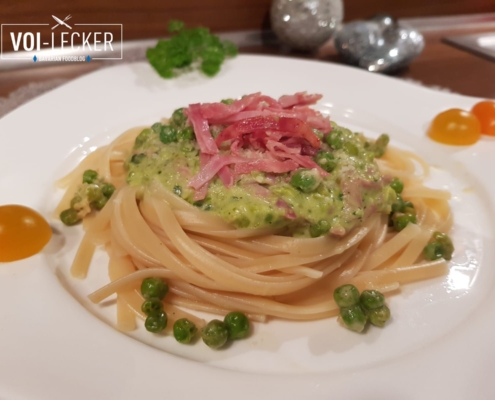 Linguine mit Erbsensauce