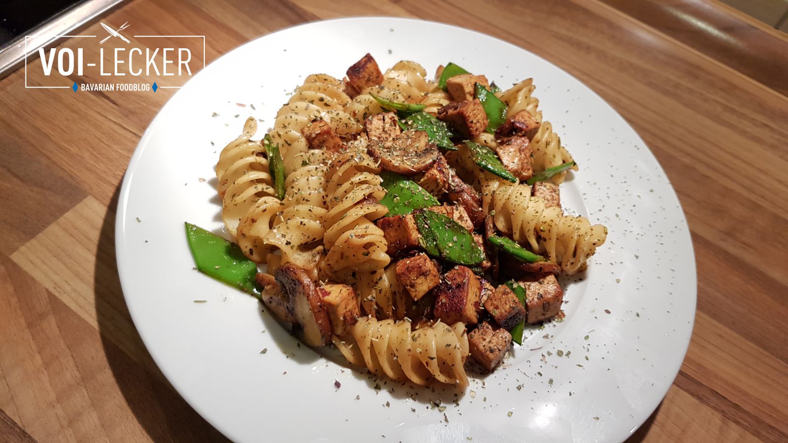 Fusollini mit Curry-Tofu