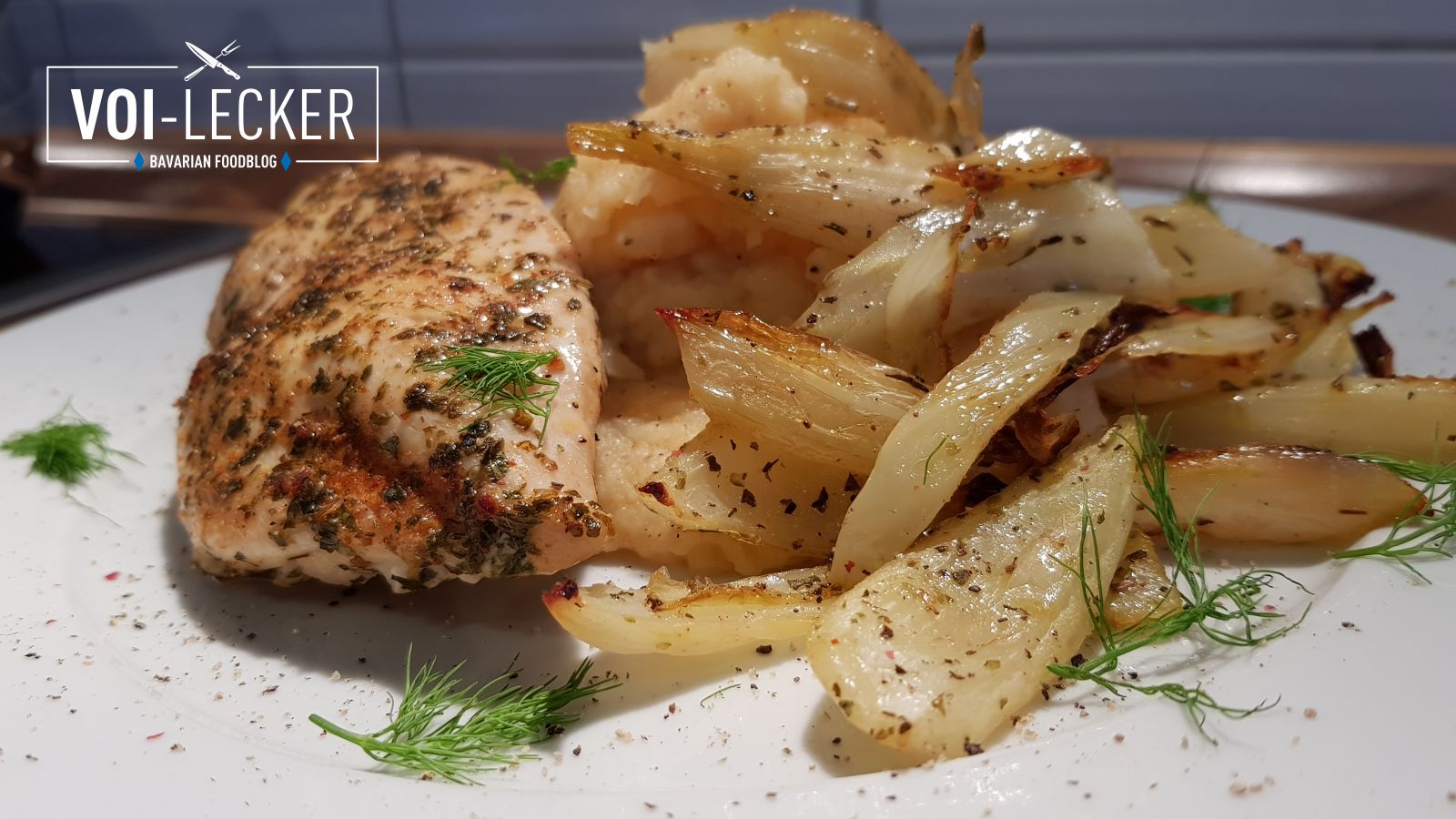 Fertige Hühnerbrust mit Ofenfenchel