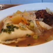 Krautsuppe-01 Krautsuppe mit Maulatsche und Leberknödel