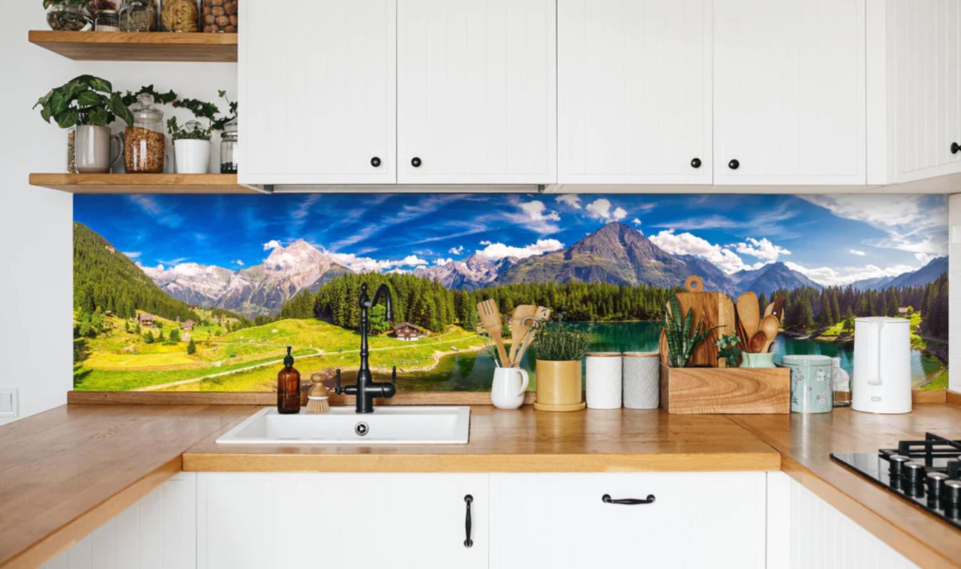 Küchenrückwand mit Bergmotiv